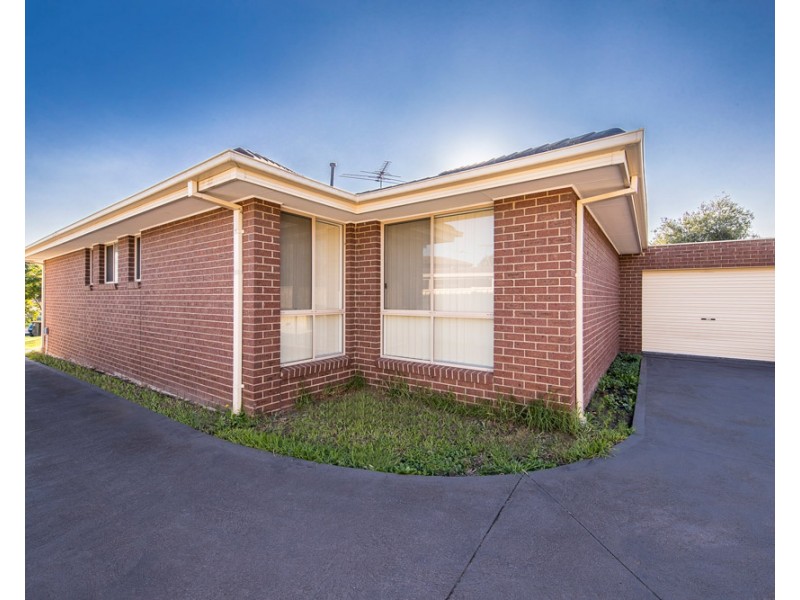 1/12 Eureka Court, Kings Park VIC 3021
