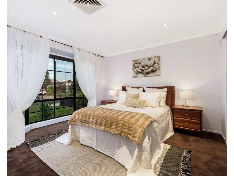 27 Anakie Walk, Delahey VIC 3037