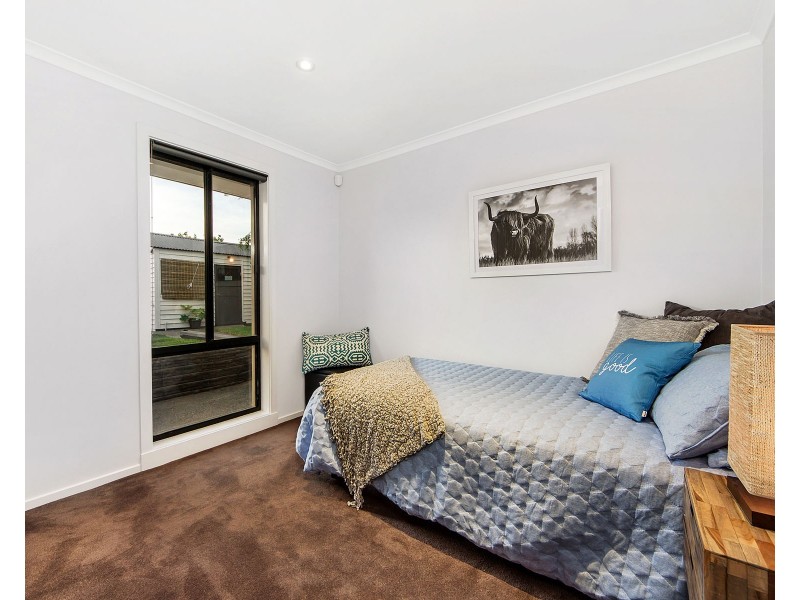 27 Anakie Walk, Delahey VIC 3037