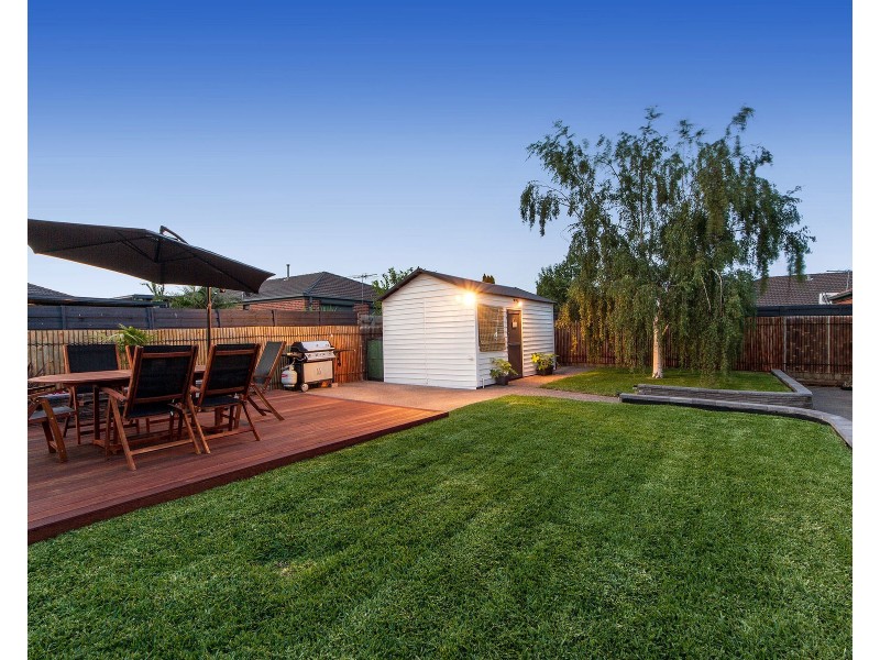 27 Anakie Walk, Delahey VIC 3037