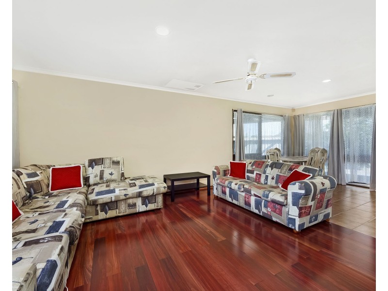 7 Yale Walk, Kings Park VIC 3021