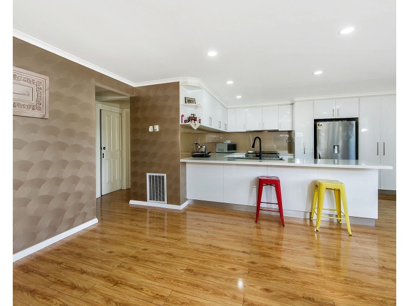 10 Rogers Close, Burnside VIC 3023
