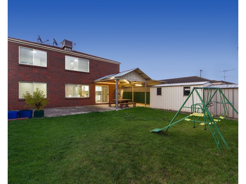 10 Rogers Close, Burnside VIC 3023