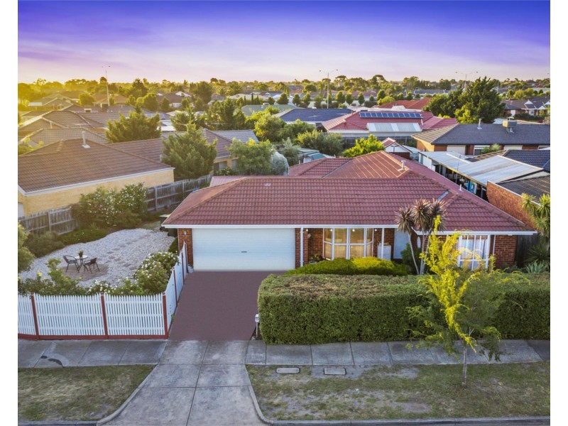 9 McNicholl Way, Delahey VIC 3037