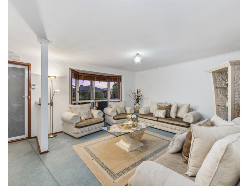 9 McNicholl Way, Delahey VIC 3037