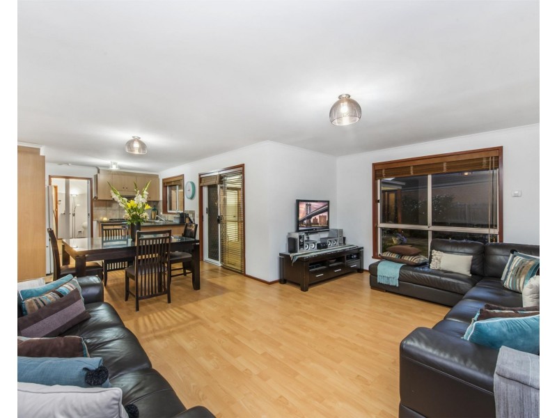 9 McNicholl Way, Delahey VIC 3037