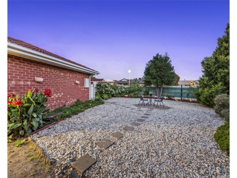 9 McNicholl Way, Delahey VIC 3037