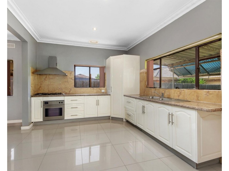 29 Hook Street, St Albans VIC 3021