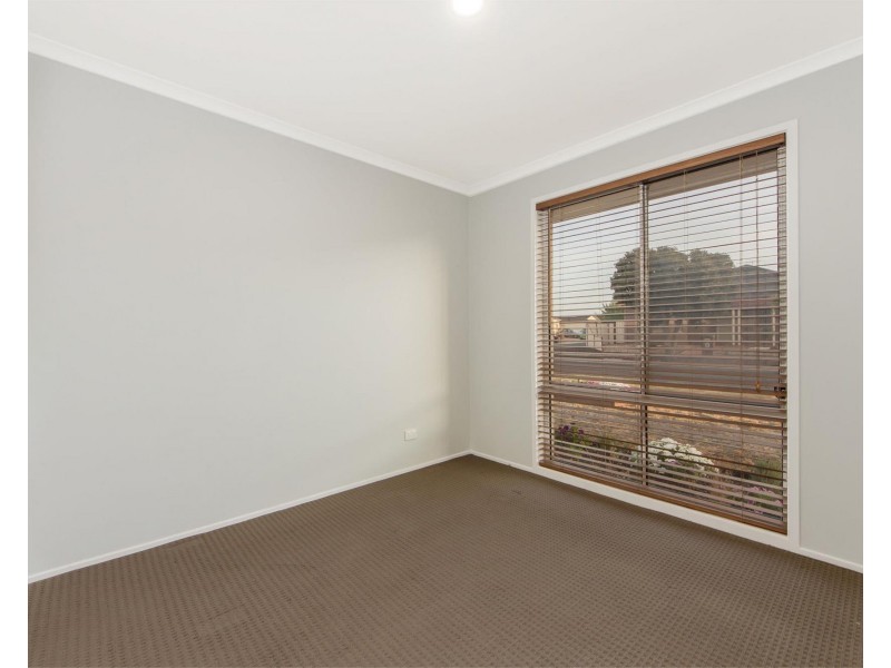 58 Allenby Road, Hillside VIC 3037