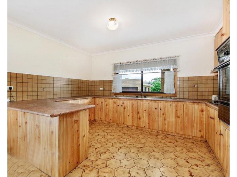 14 Douglas Avenue, St Albans VIC 3021