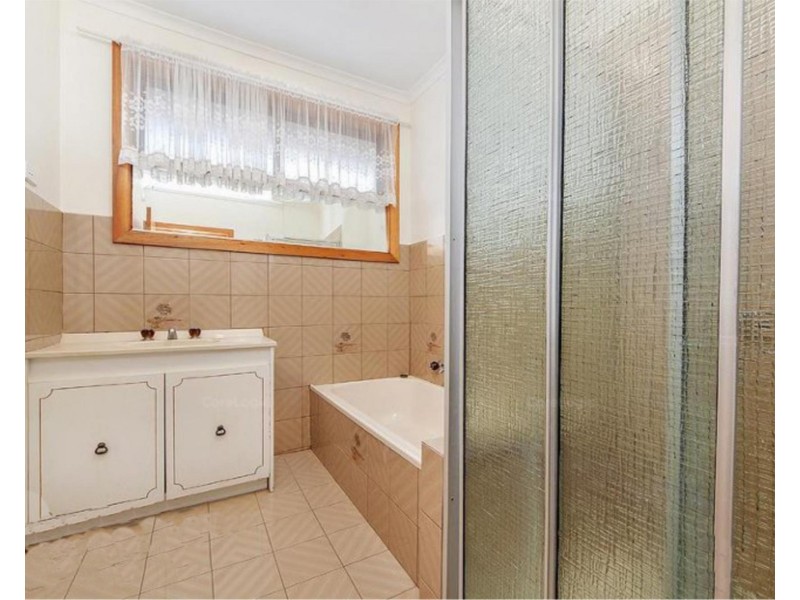 14 Douglas Avenue, St Albans VIC 3021