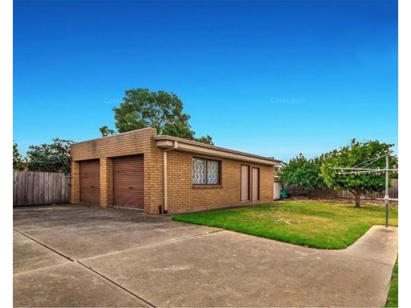 14 Douglas Avenue, St Albans VIC 3021