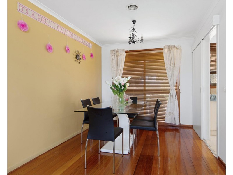16 Poltava Walk, Delahey VIC 3037