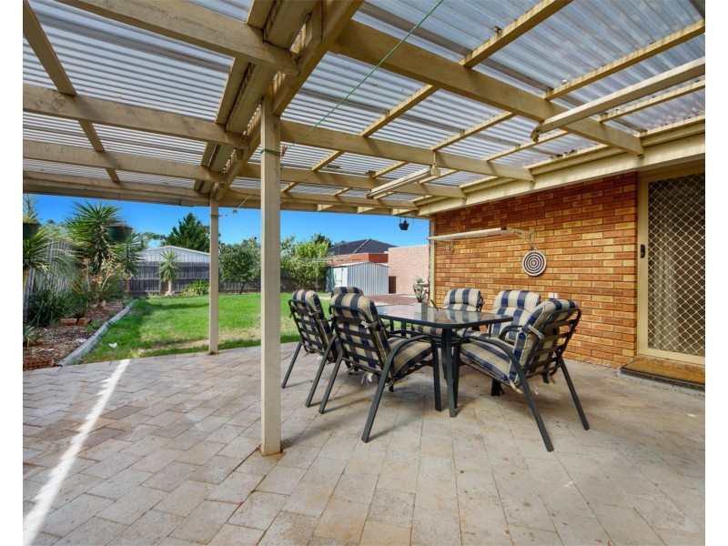 16 Poltava Walk, Delahey VIC 3037