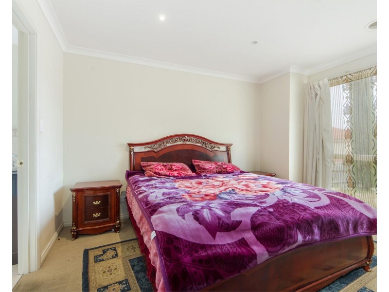 2 Latrobe Terrace, Taylors Hill VIC 3037