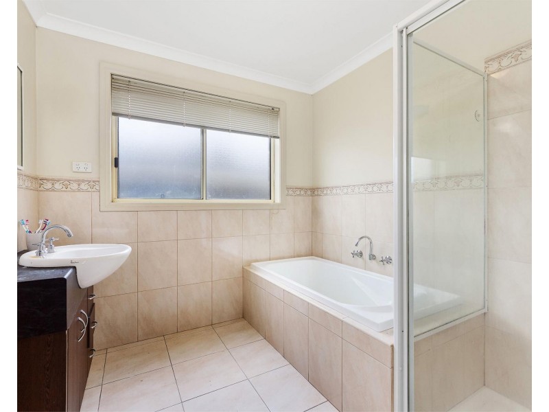 2 Latrobe Terrace, Taylors Hill VIC 3037