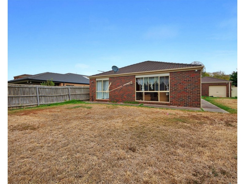 2 Latrobe Terrace, Taylors Hill VIC 3037