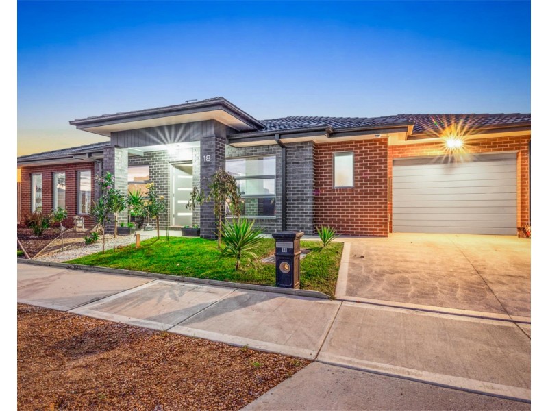 18 Lam Way, Brookfield VIC 3338