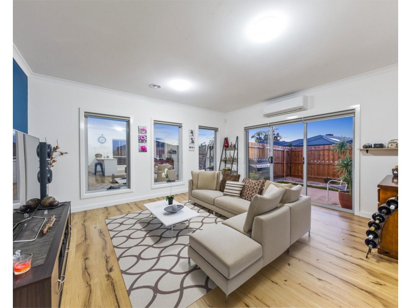18 Lam Way, Brookfield VIC 3338