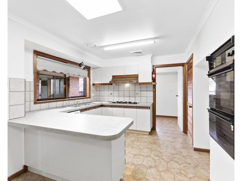 41 Angourie Crescent, Taylors Lakes VIC 3038