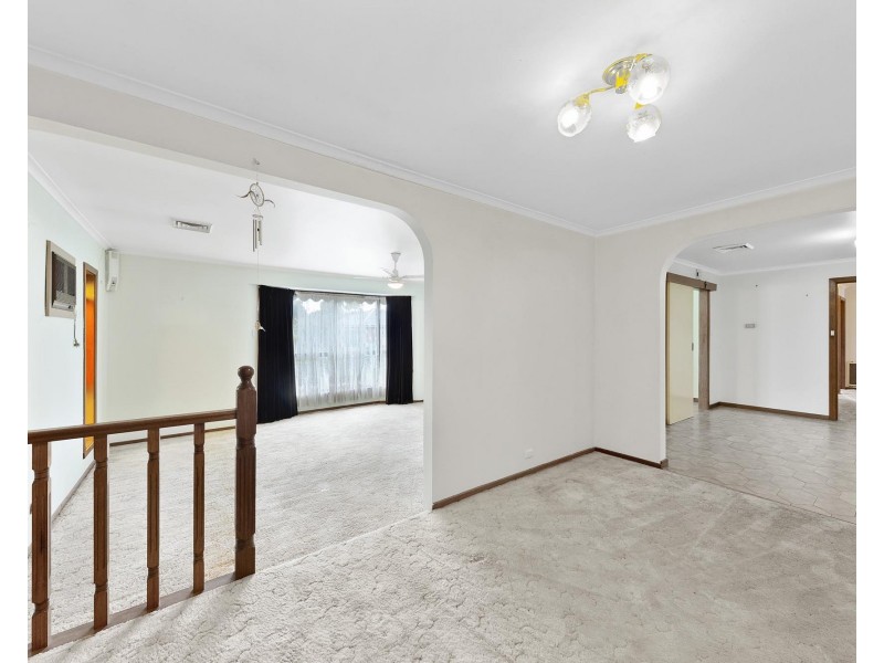 41 Angourie Crescent, Taylors Lakes VIC 3038