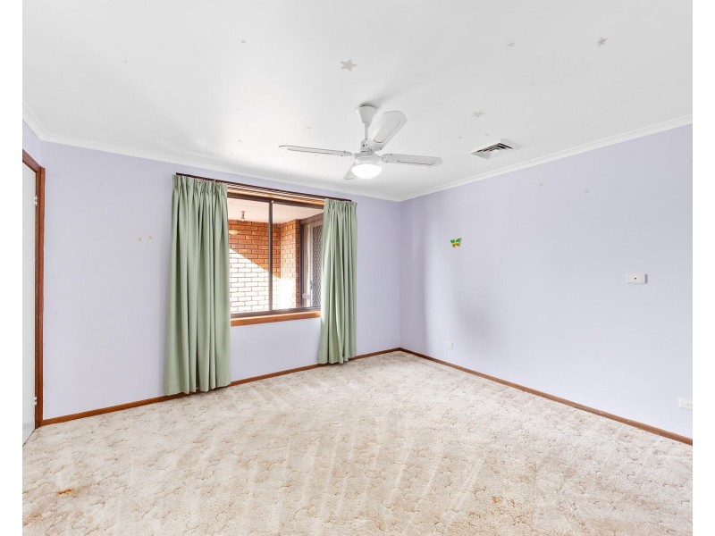 41 Angourie Crescent, Taylors Lakes VIC 3038