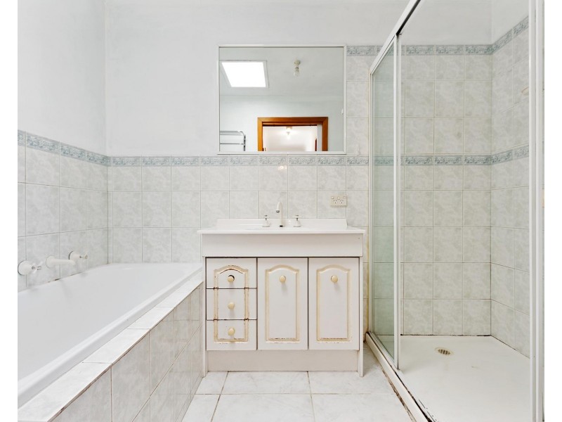 41 Angourie Crescent, Taylors Lakes VIC 3038