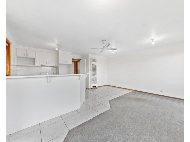 41 Angourie Crescent, Taylors Lakes VIC 3038