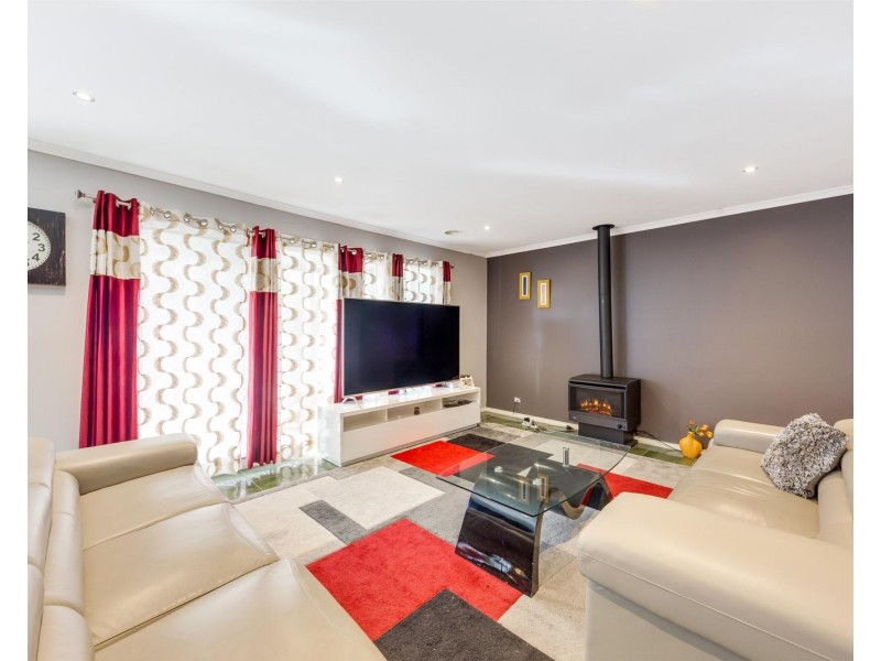 14 Thomson Way, Taylors Hill VIC 3037