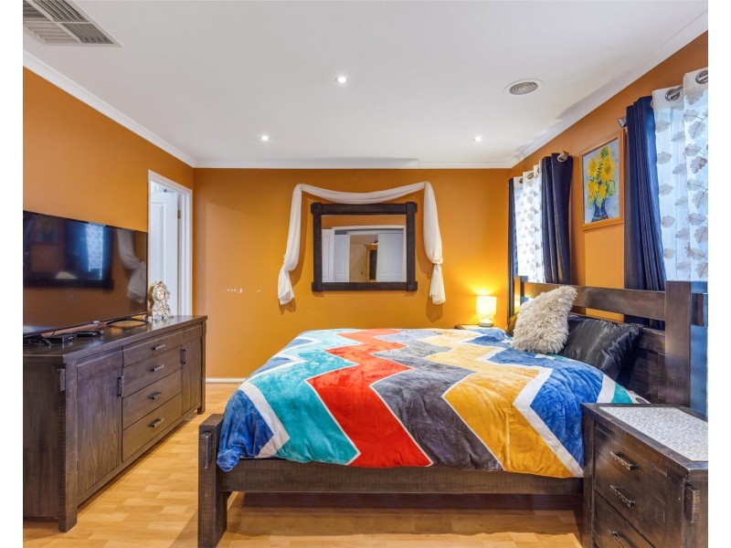 14 Thomson Way, Taylors Hill VIC 3037