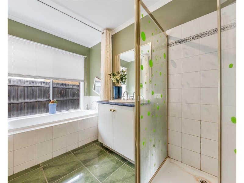 14 Thomson Way, Taylors Hill VIC 3037