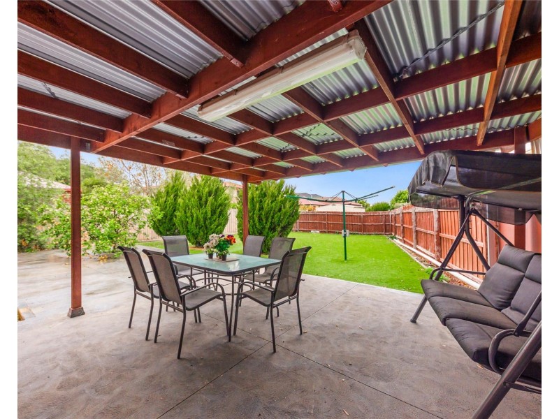 14 Thomson Way, Taylors Hill VIC 3037