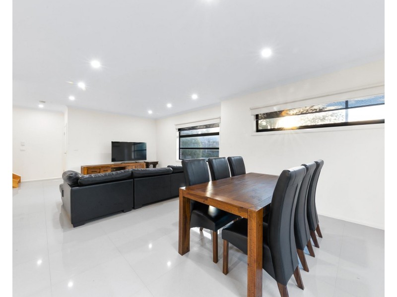 1/7 Lacebark Road, Delahey VIC 3037