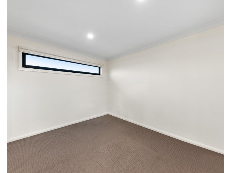 1/7 Lacebark Road, Delahey VIC 3037