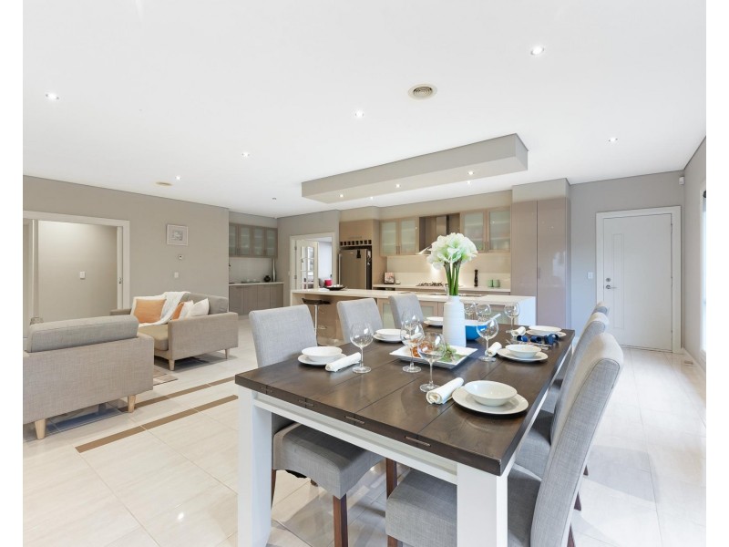 15 Tarago Terrace, Taylors Hill VIC 3037