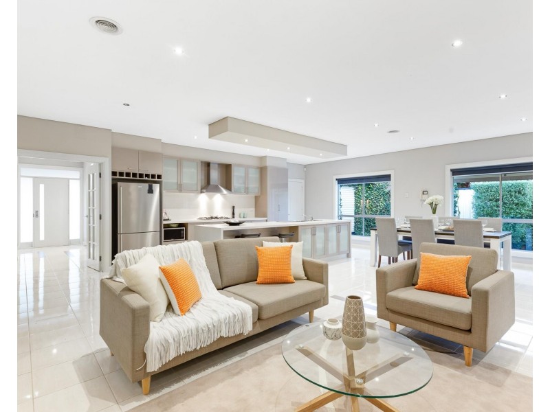 15 Tarago Terrace, Taylors Hill VIC 3037