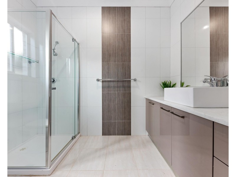 15 Tarago Terrace, Taylors Hill VIC 3037