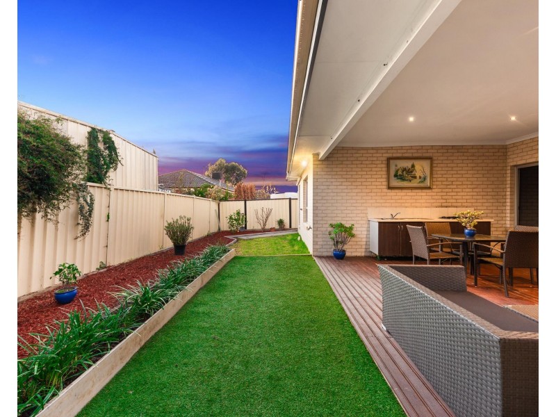 15 Tarago Terrace, Taylors Hill VIC 3037