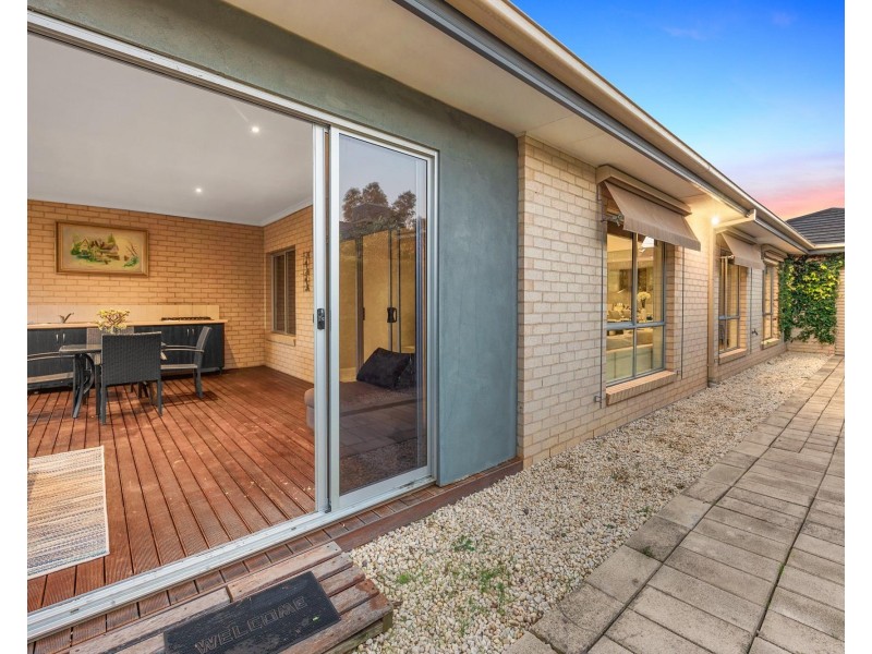 15 Tarago Terrace, Taylors Hill VIC 3037