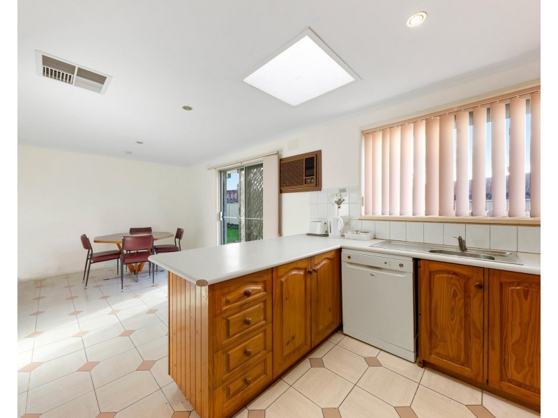 10 Denham Court, Kealba VIC 3021
