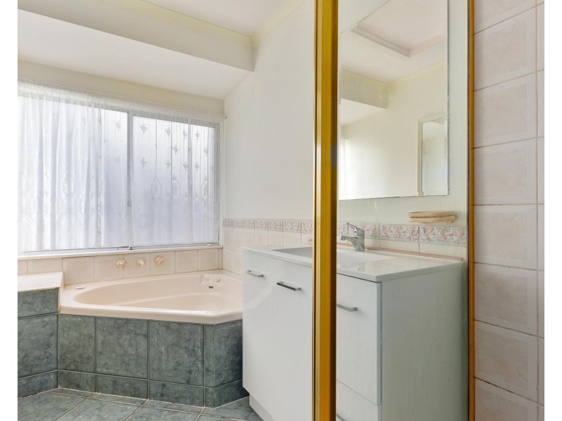10 Denham Court, Kealba VIC 3021
