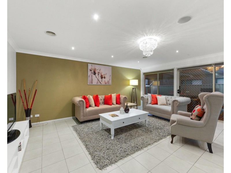 18 Bowman Court, Taylors Hill VIC 3037