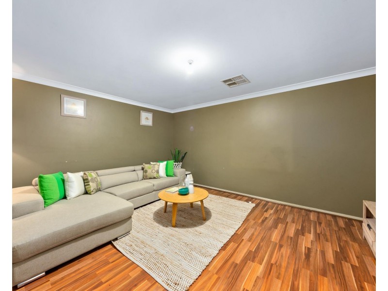 18 Bowman Court, Taylors Hill VIC 3037