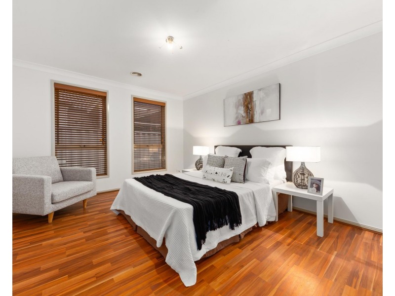 18 Bowman Court, Taylors Hill VIC 3037