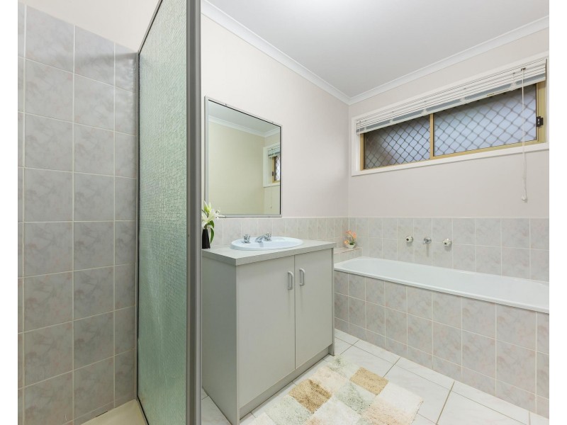 39 Frost Drive, Delahey VIC 3037