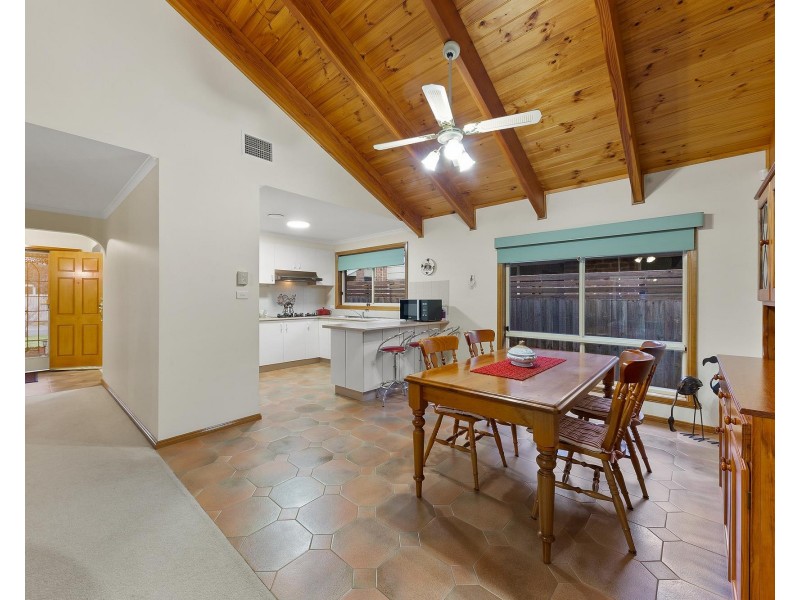 3 Landau Court, Taylors Lakes VIC 3038