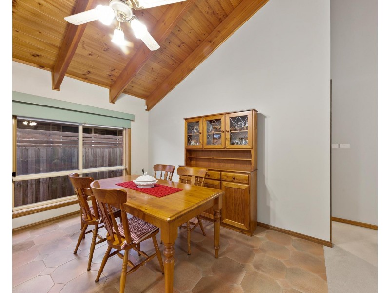 3 Landau Court, Taylors Lakes VIC 3038