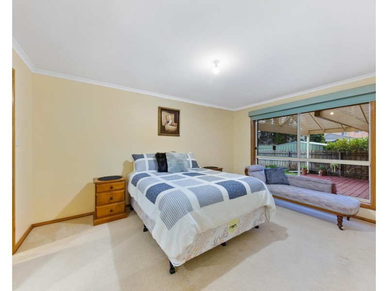 3 Landau Court, Taylors Lakes VIC 3038