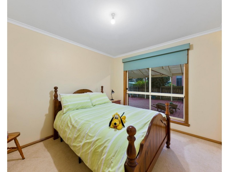 3 Landau Court, Taylors Lakes VIC 3038