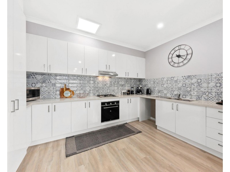 2/132 Kings Road, St Albans VIC 3021